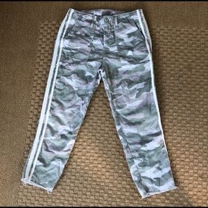MOTHER The Shaker Chop Crop Fray Pants